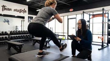 Patient working with a provider at a running physical therapy clinic in Farmers Branch